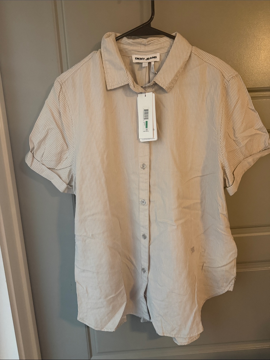 Nwt Dkny Beige And White Pinstripe Short-Sleeve Button-Up Shirt
